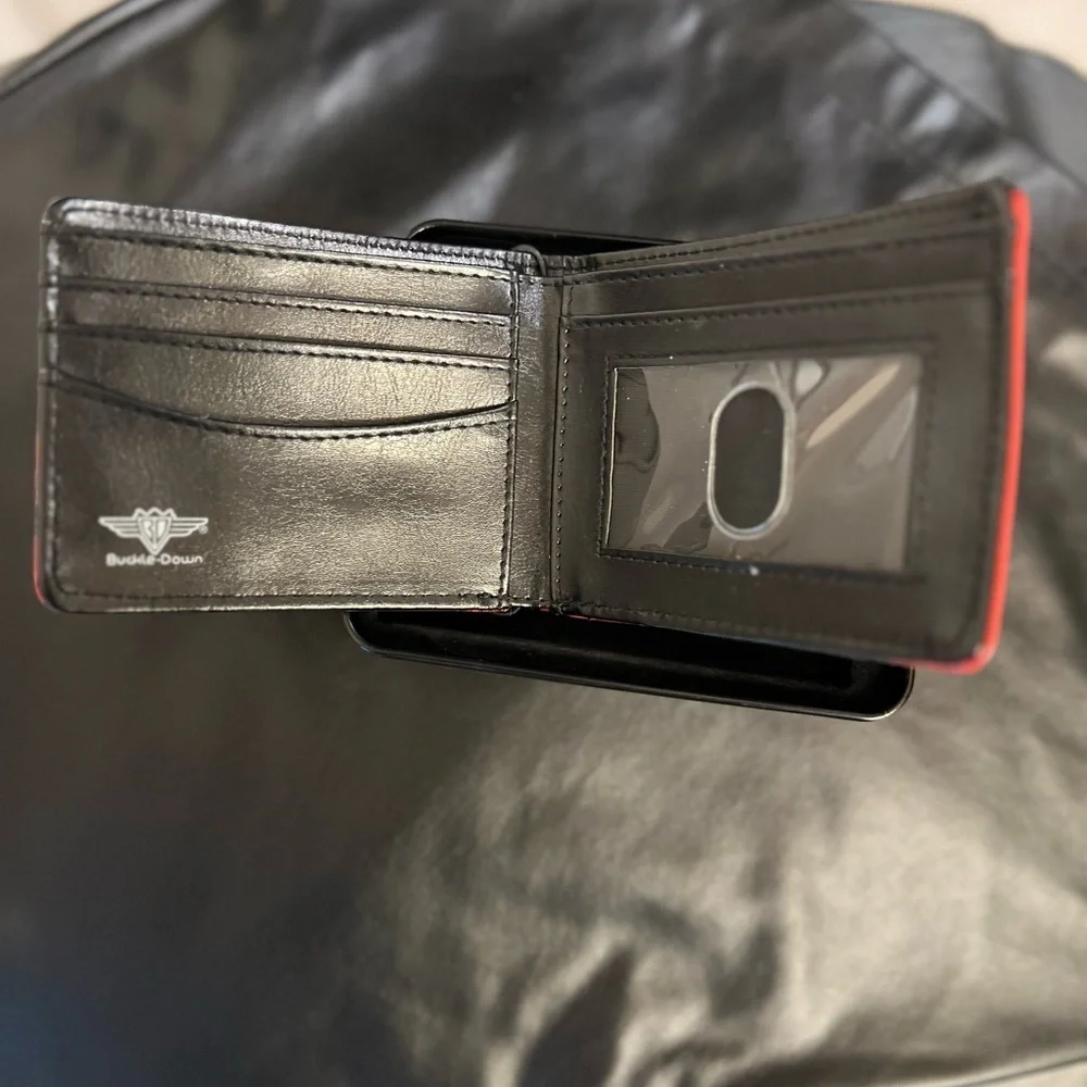 🖤🩸NWT- BUCKLE-DOWN Canvas Bi-Fold Wallet - Freddy Pose2 + Hand Scratching🩸🖤